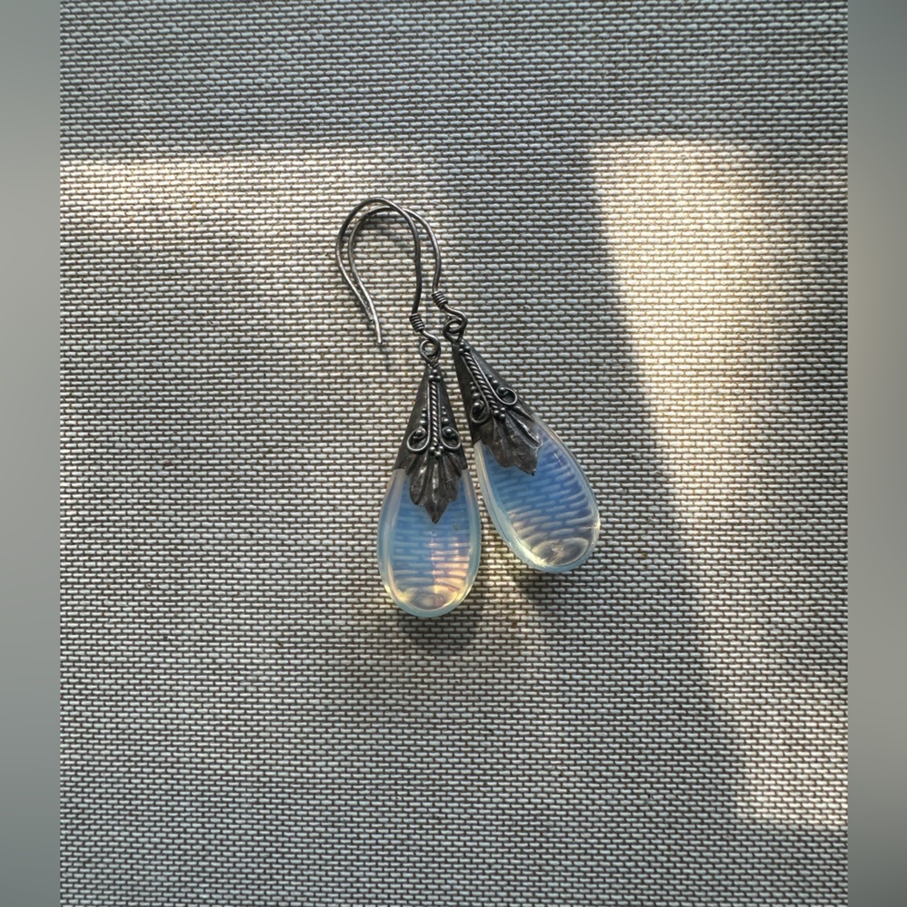Vintage Teardrop Moonstone Earrings